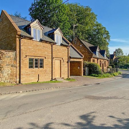 Finch Cottage Farnborough  エクステリア 写真
